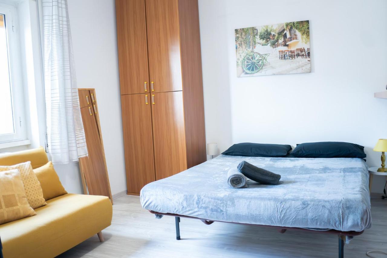 Nonna Pina Guest House Moderno Appartamento Vicino Metro AWifi,Netflix Rom Exterior foto