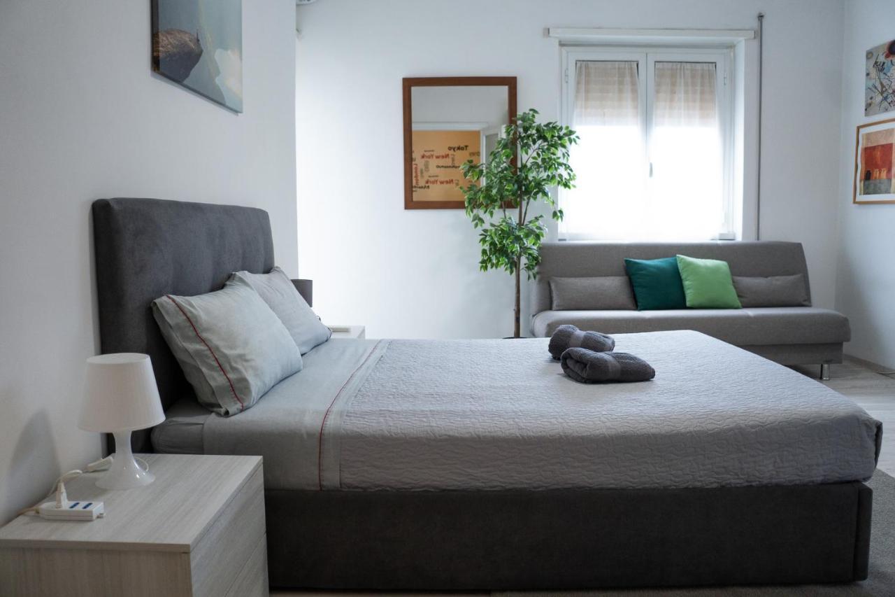 Nonna Pina Guest House Moderno Appartamento Vicino Metro AWifi,Netflix Rom Exterior foto