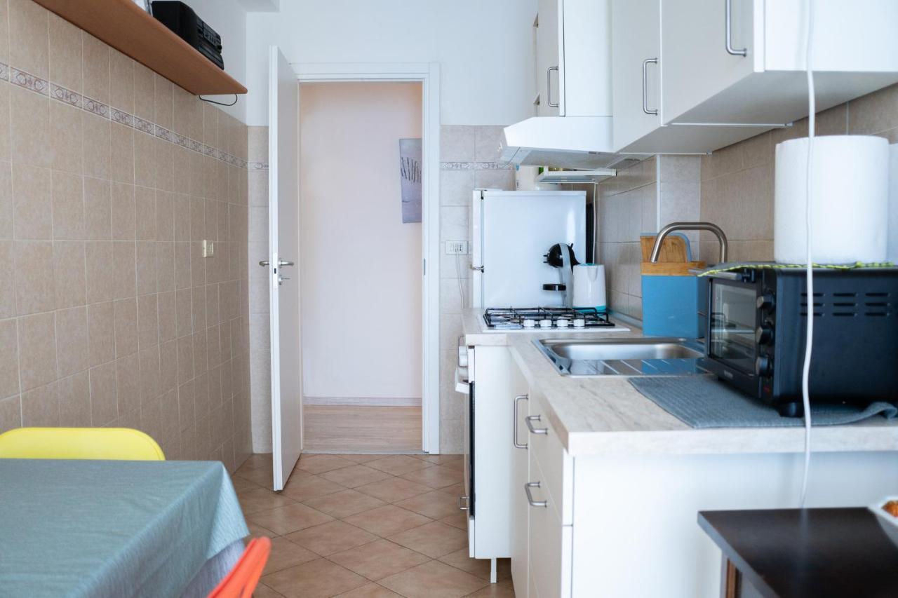 Nonna Pina Guest House Moderno Appartamento Vicino Metro AWifi,Netflix Rom Exterior foto